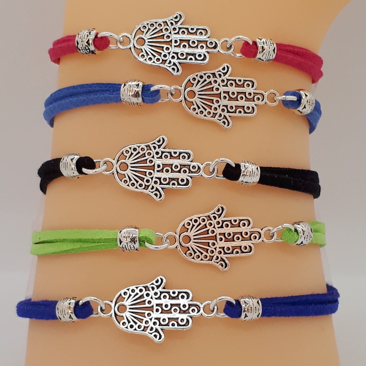 Bracelet-Suede-Cord-Hand-Each-R30